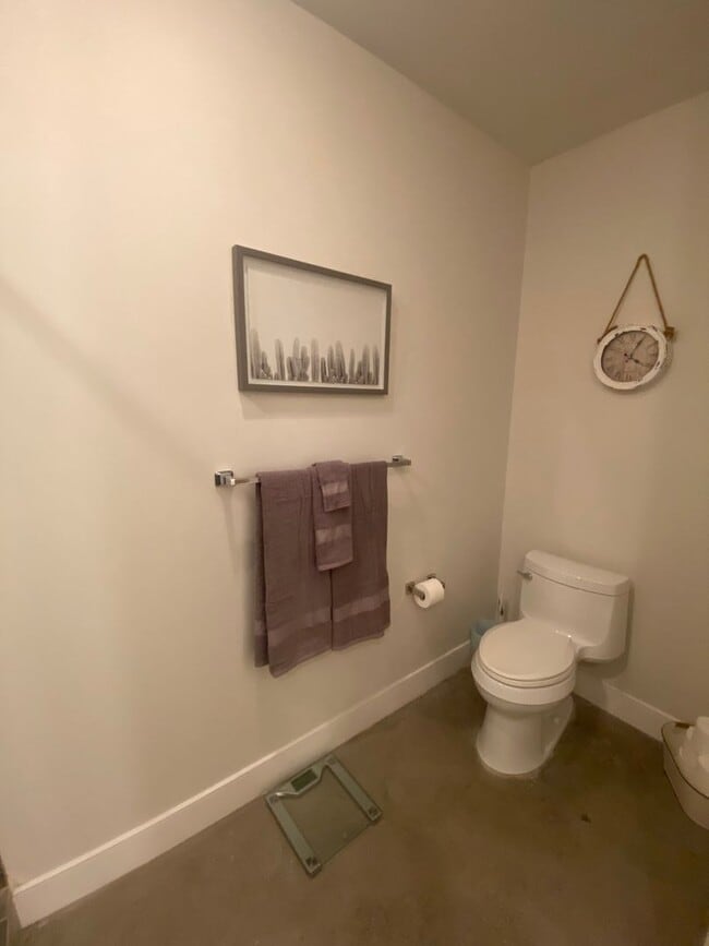 Building Photo - Stunning Fully Furnished Loft with Breathtaking Views of the Las Vegas Strip!