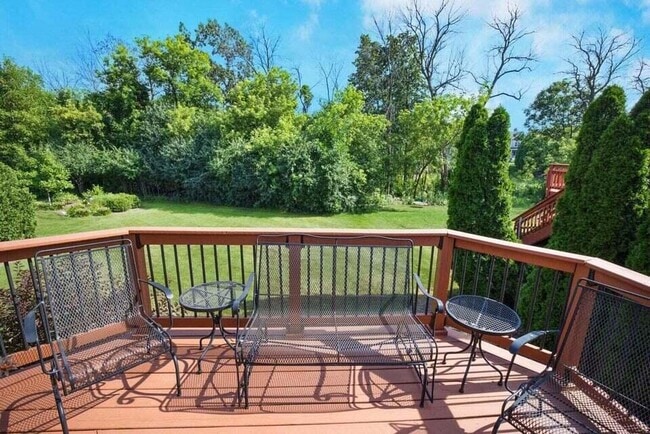 Building Photo - W162N5492 Westwind Dr