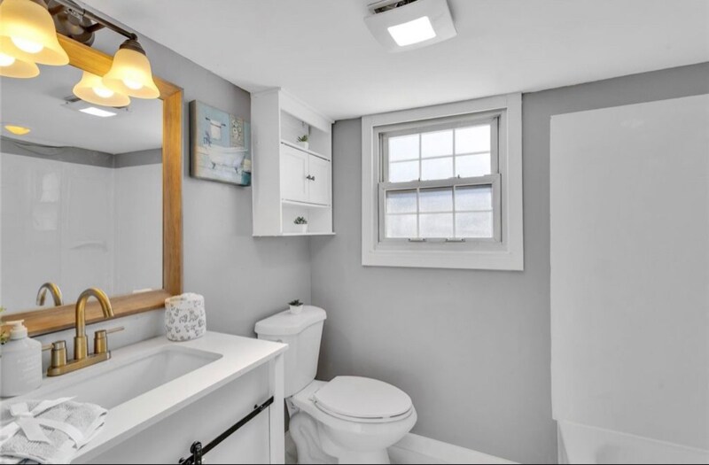 Building Photo - 407 Short Canal St