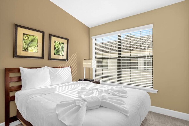 Building Photo - 14590 Damai Ln