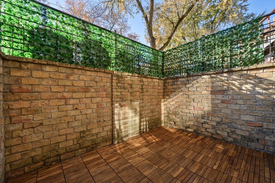 Building Photo - 2512 W Thomas St