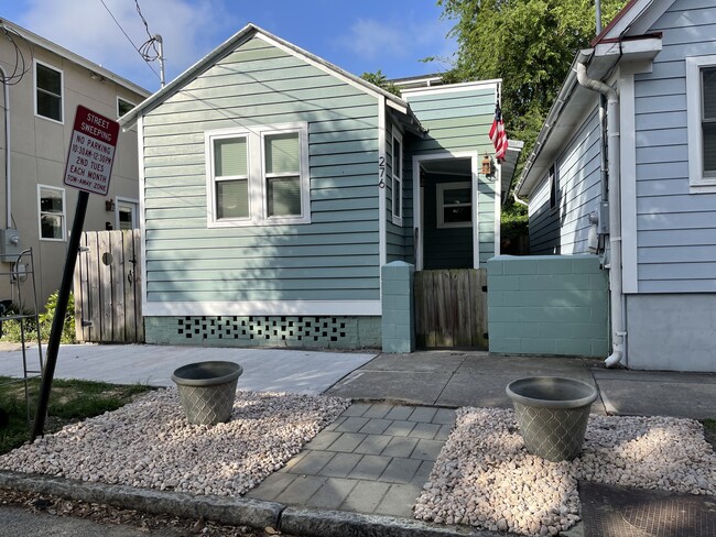 Crubside - 276 Ashley Ave
