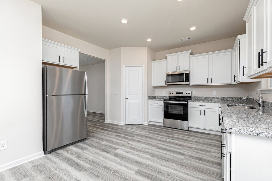 Building Photo - 144 Howell Dr