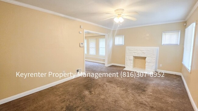 Building Photo - 4 Bed, 1 Bath Home available now!