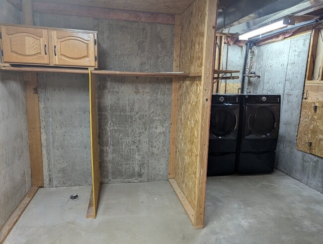 Building Photo - Fully Updated Littleton Home with Mountain...