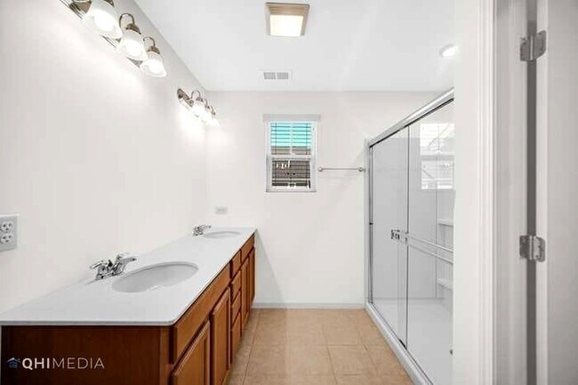 Building Photo - 458 Watercress Dr