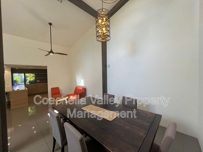 Building Photo - 287 S Civic Dr