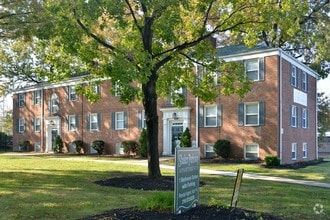 Primary Photo - 10306 Shaker Blvd