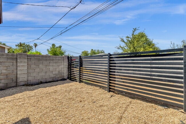 Building Photo - Brand NEW house built this year in Uptown Phx