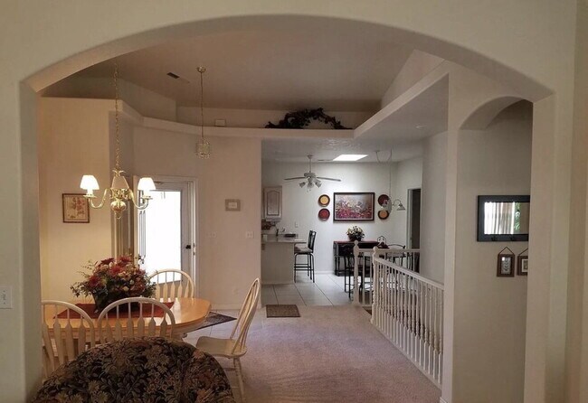 Building Photo - Furnished Quaint, Quiet Location, Centrally Located, 2 Bed 2.5 Bath
