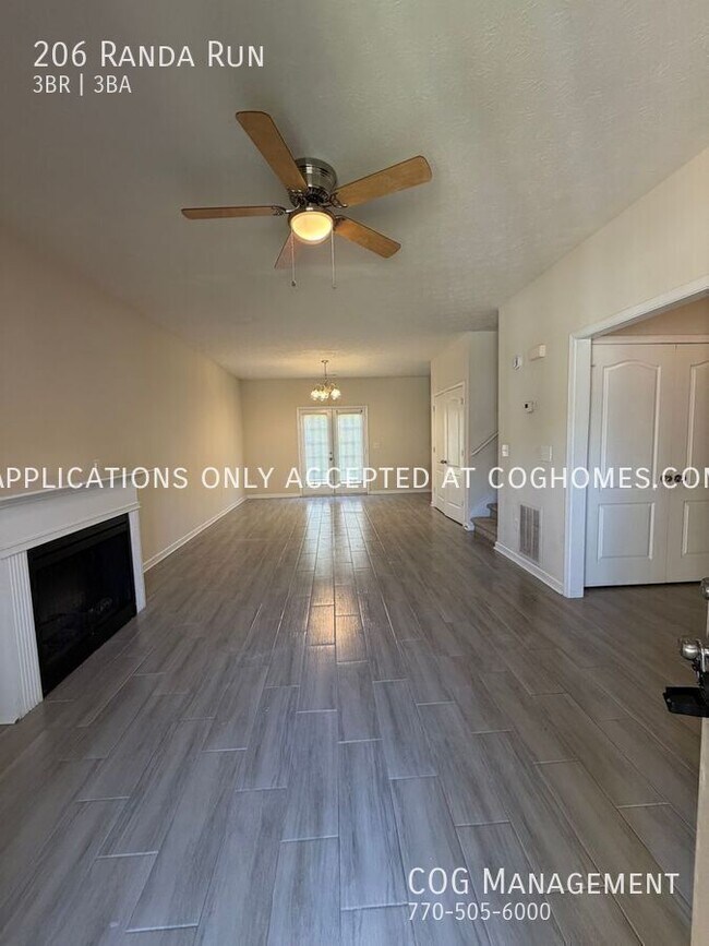 Building Photo - 206 Randa Run