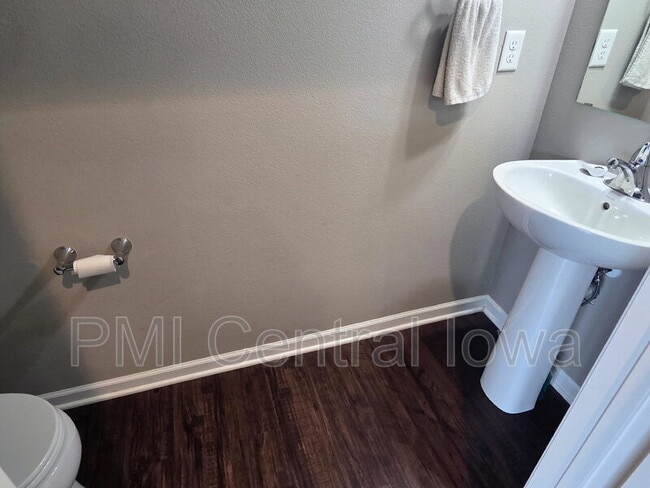 Building Photo - 2316 Hazeltine Pl
