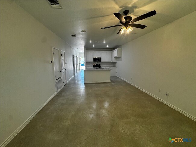 Building Photo - 209 Elbert Ln
