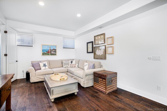 Building Photo - 1070 Coronado Ave