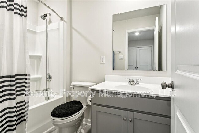 Building Photo - 1529 Stanford Ln