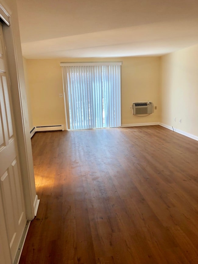 Horne Avenue Apartments 15 Mountain View Ter Winsted CT 06098