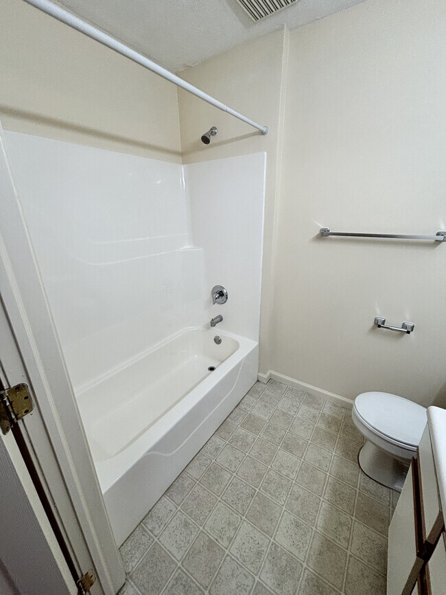 Building Photo - 1101 University Commons Dr