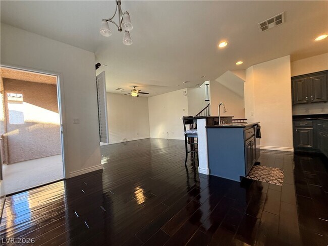 Building Photo - 1862 Hollywell St