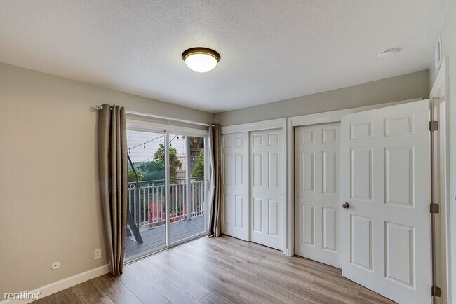 Building Photo - 3 br, 2 bath Duplex - 132 Byrne Street