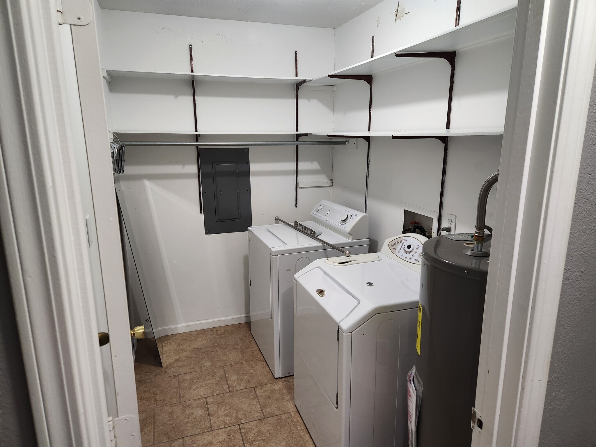 Laundry - 1825 W Boris Dr