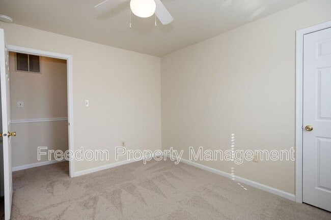 Building Photo - 8768 Tomislav St