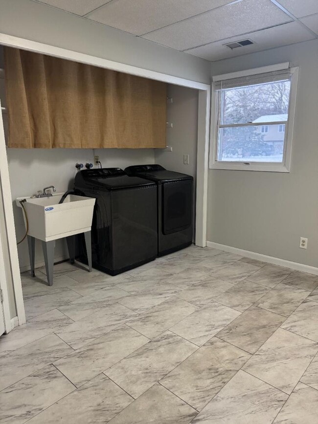 Building Photo - 1519 Trebor Rd