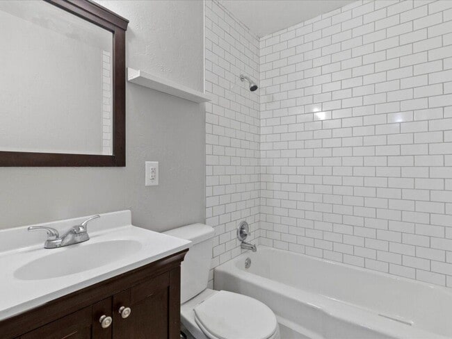 Building Photo - 5937 NW 58th Terrace