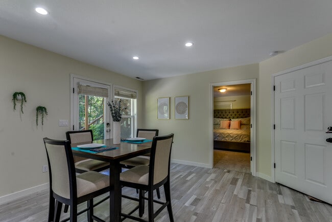 Building Photo - 19007 SW Chesapeake Dr