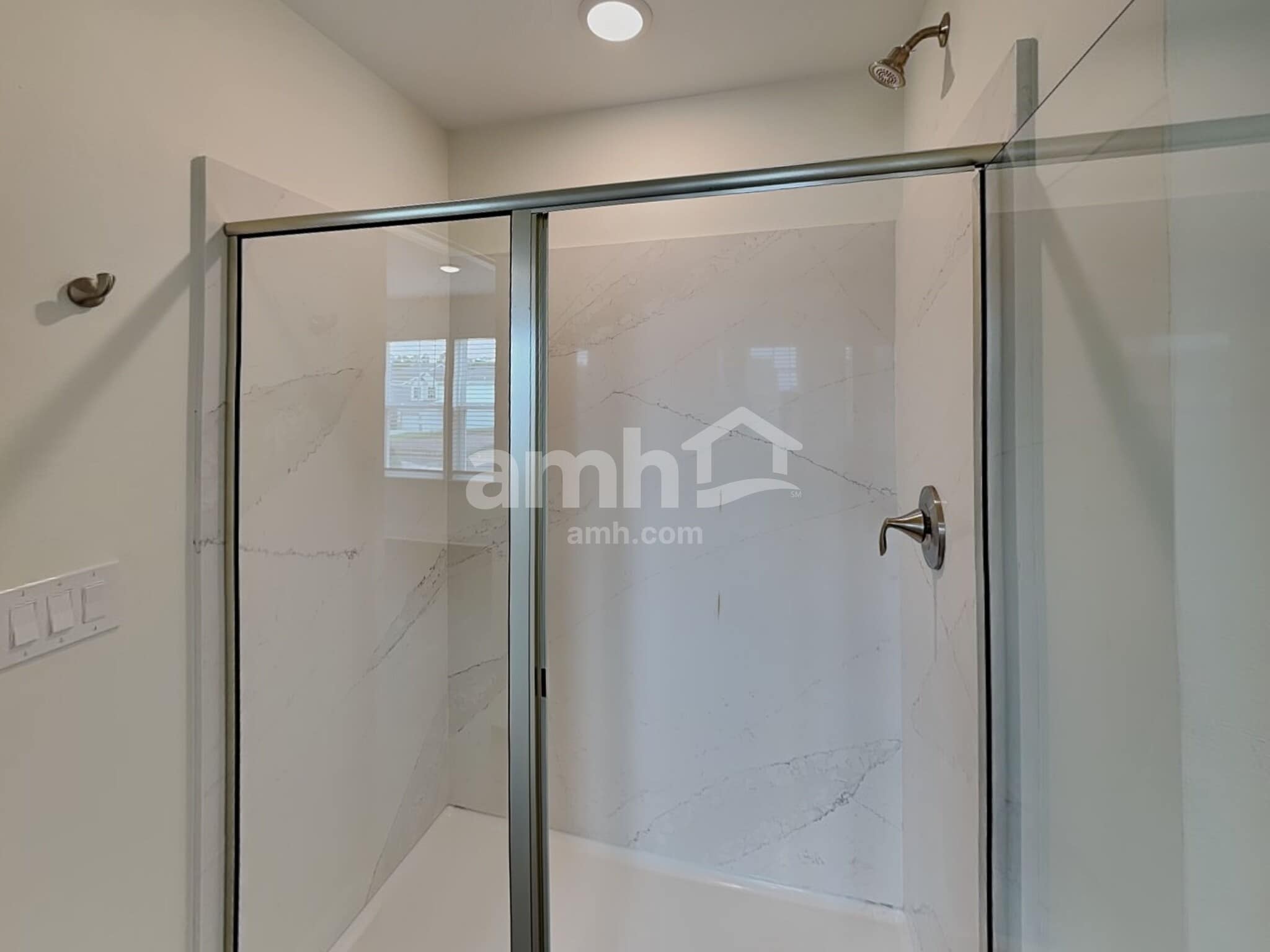 Building Photo - 5654 Oesterle Rd