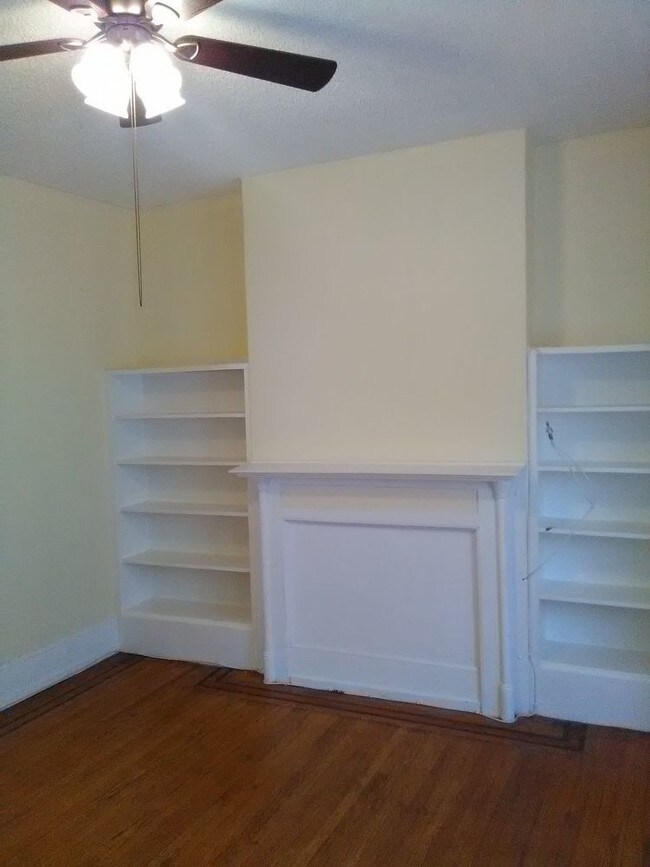 Building Photo - 238 W Abbottsford Ave