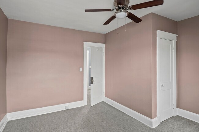 Building Photo - 1109 W 40th St