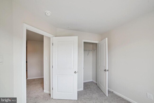 Building Photo - 738 Compass Wy