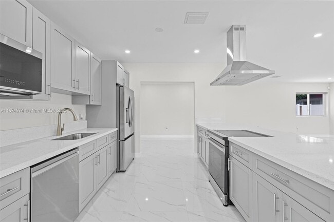 Building Photo - 230 NW 33rd Terrace