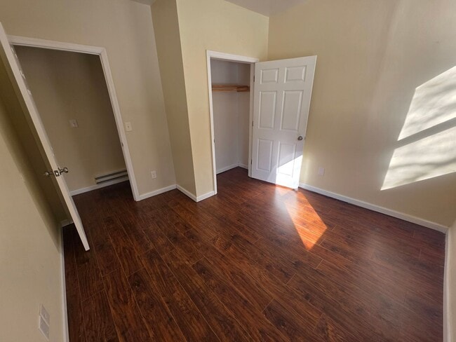 Building Photo - 2 Bedroom Apartment - Loch Sheldrake