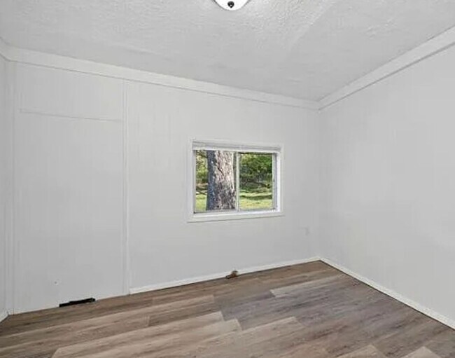 Building Photo - 6166 Emerald Ave