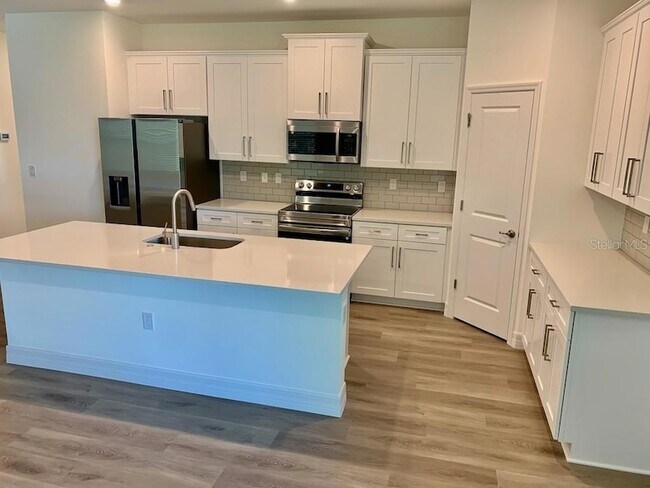 Building Photo - 21475 Seaton Ave