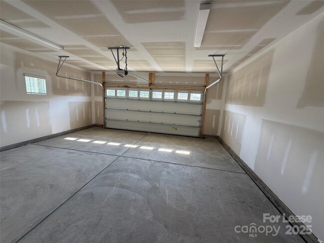 Building Photo - 3204 Lilac Grove Dr