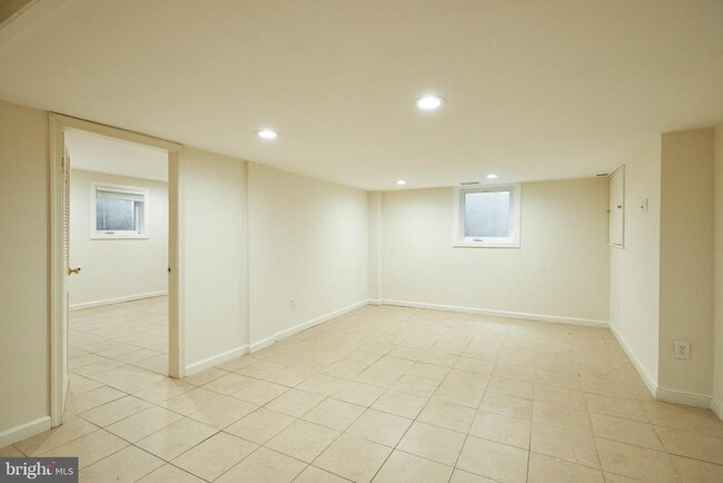Building Photo - 5306 Albemarle St