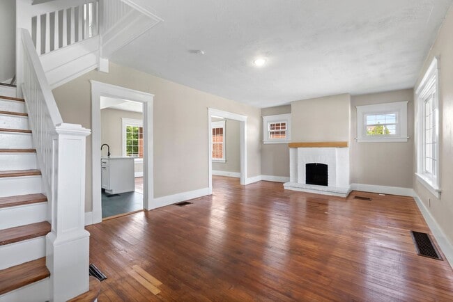 Building Photo - 349 Ridgewood Ave