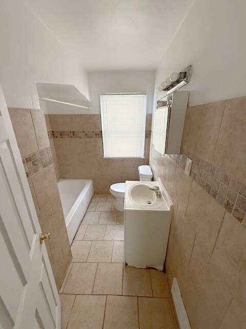 Building Photo - 12809 Kilbourne St