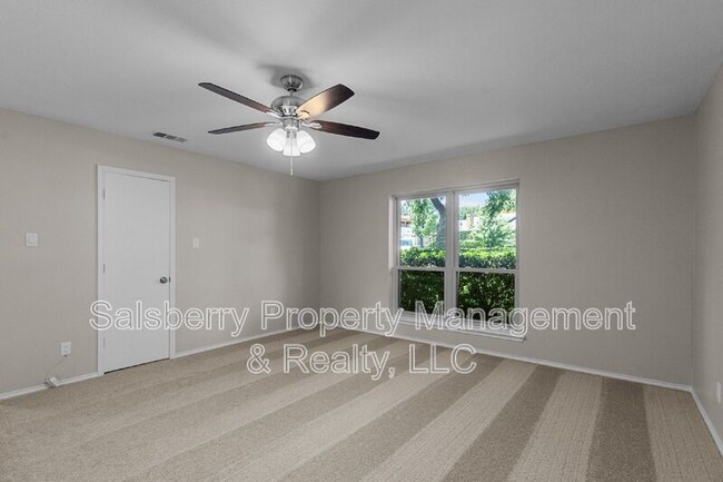 Building Photo - 3620 Harwood Ct