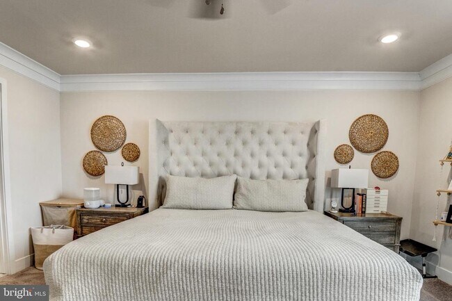 Building Photo - 11716 Emily Dickinson Pl