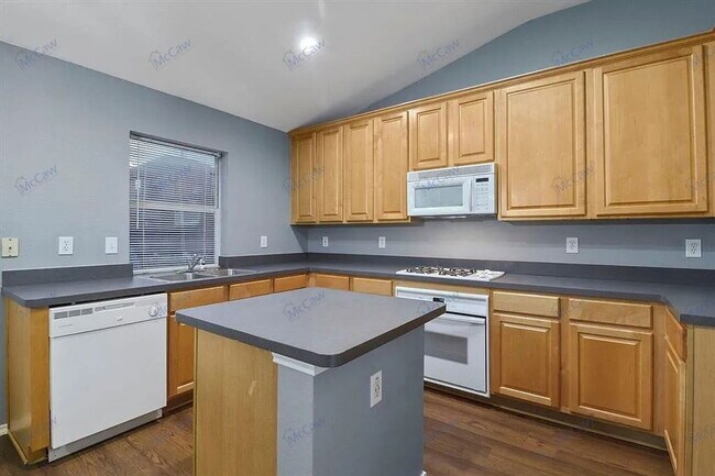 Building Photo - 7808 Salton Ln