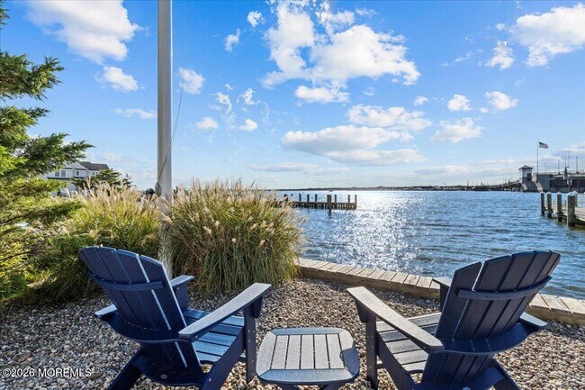 Building Photo - 1200 Bay Ave