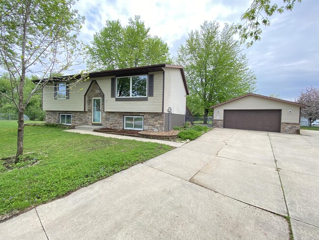 Primary Photo - 5126 20th Ave Ln NW