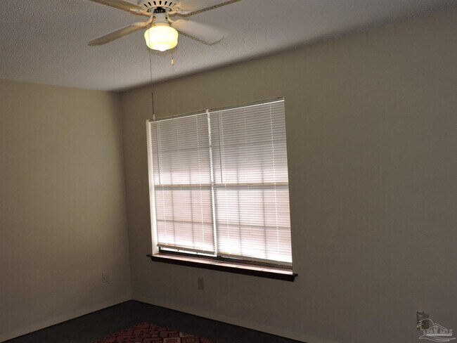 Building Photo - 2811 Langley Ave