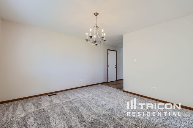 Building Photo - 3501 Stone Creek Dr