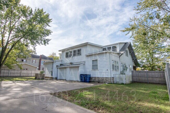 Building Photo - 4-Bedroom 2-Bathroom + Bonus Room
