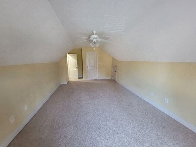 Building Photo - 1010 Barrett Dr