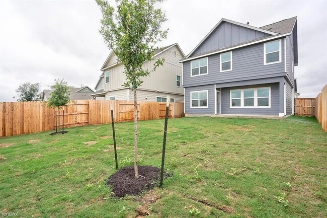 Building Photo - 209 Majestic Cedar Dr